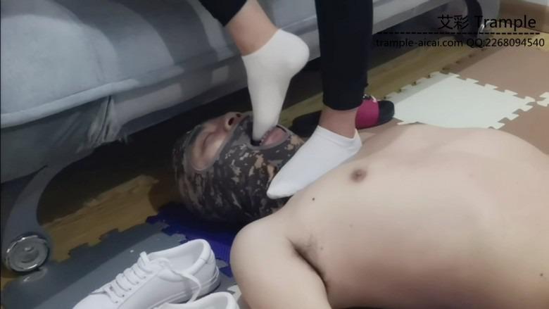 傲柔s黑丝高跟+白袜白鞋+口水调教！