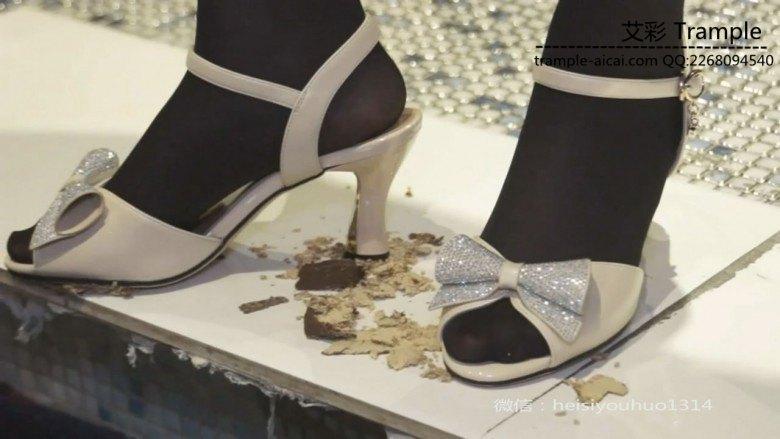 销售文员穿原味黑丝坐脸窒息