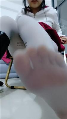 【广西木木】学生妹妹的皮靴jk乳母场    250203-2