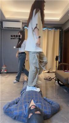 【素人抽水机】双S-运动鞋白袜女神踢踹踩 bf51783