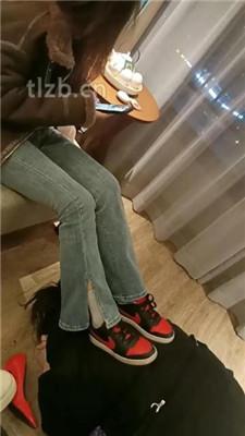 【爱可呀】双S-开发超模学姐S-转胯/吃白袜/舔脏鞋/脚底喂食