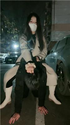 【佳佳】深夜户外舔长靴/骑马遛狗  JS250111-48