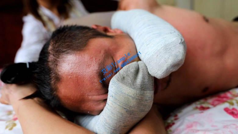 【冰时代奕潇】原味棉袜强迫窒息强行踩踏