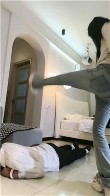 【诗琪】骑马狗爬/舔脏运动鞋 JS250315-30