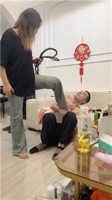 【Qi7】情侣主群调群虐绿帽奴 bf51548