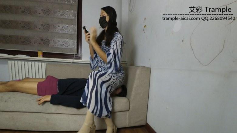 女主长裙坐脸！