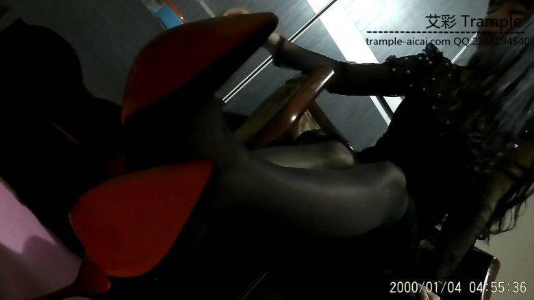 第一视角强烈粗口羞辱全家