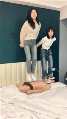 【千千】双S-高跟+小白鞋+白袜全体重踩踏 bf49371