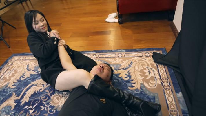 〔Magic︱Mirror 魔镜少女〕—星奈长靴暴踩跟踪狂