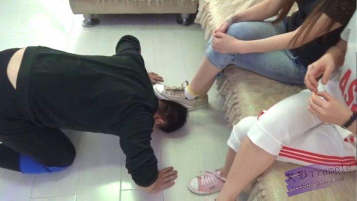 两位女主教训家奴