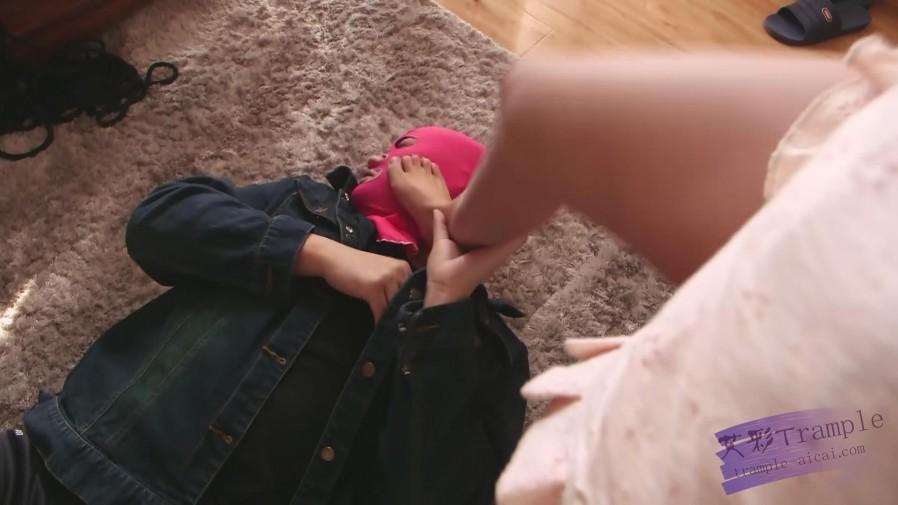 艾丝嘲讽真实坐脸，M窒息到乱动