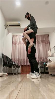 【美娜格格】骑马高跟踩-连环耳光 bf52480