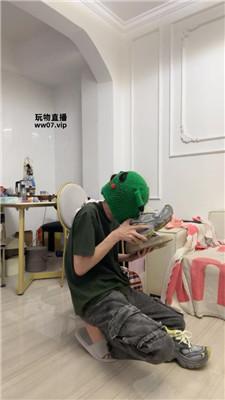 【Qi7】多双脏鞋物化人体擦鞋器 JS250416-27