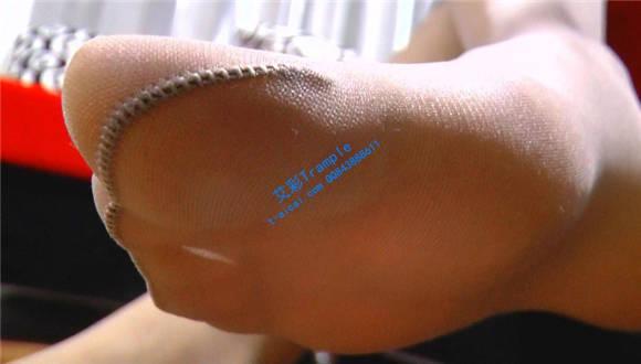 【PSLZ】姗妮女王皮鞭咖啡丝袜调教恋足贱狗