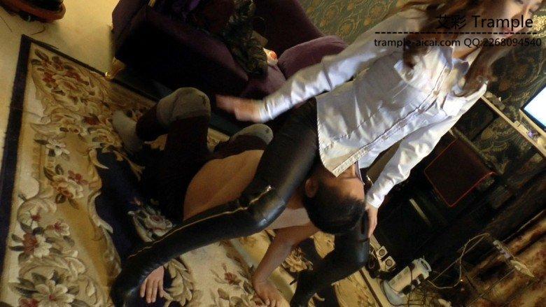 【冰时代】芮萁女王穿大皮靴坐喉咙