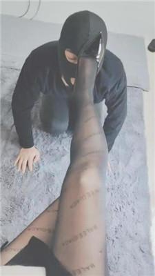 【云儿公主】黑丝高跟恋足舔/脚插嘴