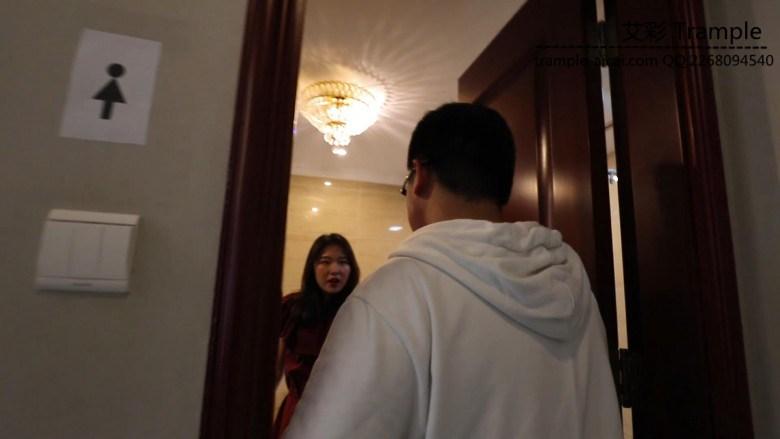 〖H.P.L栖心之栈〗—男子误入女厕被羞辱