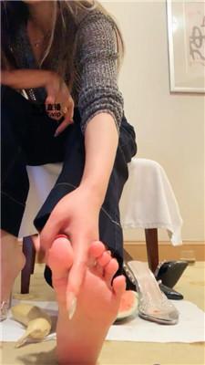 【冰姬】圣水裸足凉鞋踩西瓜    250418-2