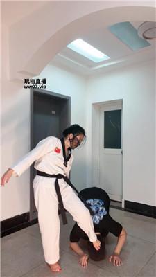 【甜音】跆拳道女神暴揍歹徒 bf52574