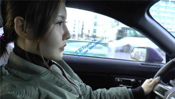 【冰时代】黑冰裸足踩油门