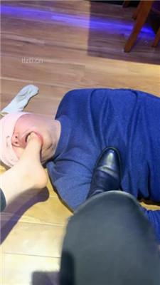 【毛绒月亮】长靴提档/抽耳光/踩踏闻白袜/脚插嘴