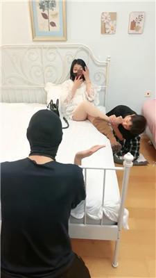 【伊潼】双奴-奴下奴-长靴踩踏/抽耳光/舔脏鞋臭脚 JS250120-40