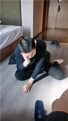 【知世】下贱狗继父狂舔脚 JS250113-40