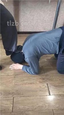 【姜果果】跪舔脏鞋臭袜/吃袜子