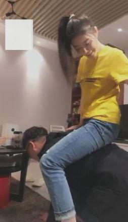 【VIVI】剧情:不良女学生戏弄家教