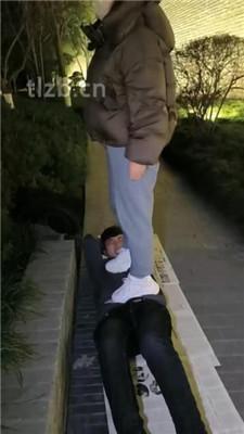 【冰爷】户外-骑马骑脖/运动鞋白袜踩踏