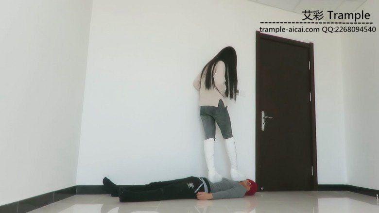 超美天依老师长靴虐贱狗! 超美天依老师长靴虐贱狗!