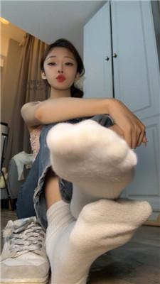 【伽萝】白袜运动鞋牛仔裤寸止    250113-9