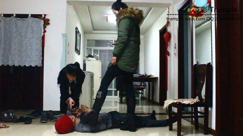 12侑主！媛媛！出演剧情暴打收服下贱的经理！