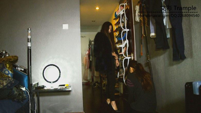 小三欺凌正室当狗做马