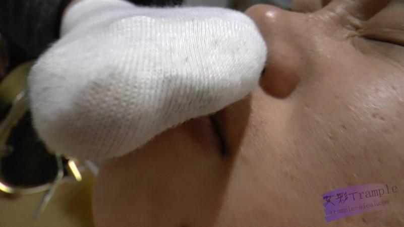 小月 强迫奴隶闻臭白袜脚