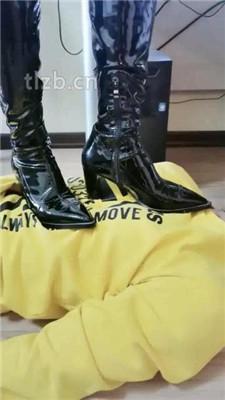 【魔鬼天使】美女家教上门补课-高跟长靴踩虐/衣架鞭打