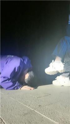 【小玖】户外公开处刑跟踪狂 JS250410-29