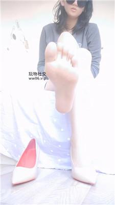 【樱花落】闻袜子的香气    250117-16