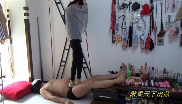 傲柔s帆布鞋踩踏