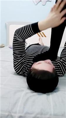 【And】黑丝美腿踩虐家奴 JS250119-27