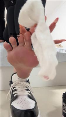 【酒鸽】全家被羞辱    250326-9