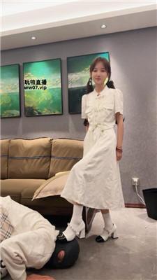 【猴歌】腿绞坐脸窒息-皮鞋白袜踩 bf51588