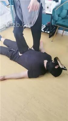 【魔鬼天使】高跟碾压狗爪/强制闻鞋/磕头求饶/骑马爬