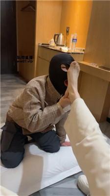 【沐沐】舔小白鞋棉袜-赏赐圣水 JS250331-7