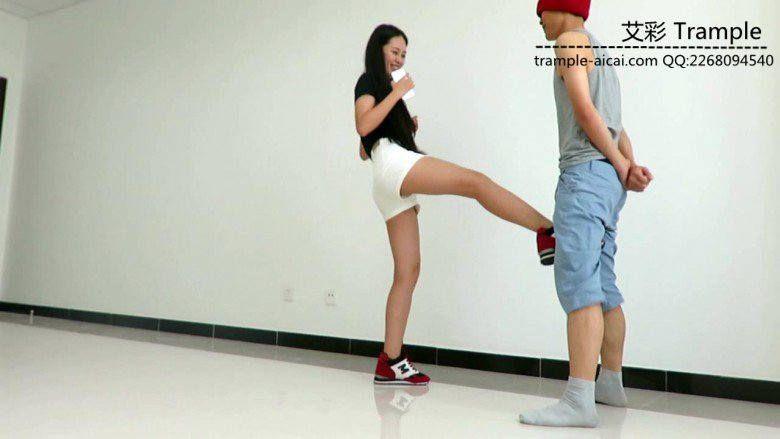 老师天依女主暴打小流氓！开启女子防身术！