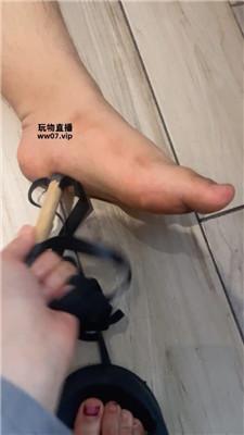 【沐沐】陪酒小妹体罚肥狗 JS250515-10