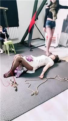 【九创女主】吊绑黑丝踩虐 bf50792