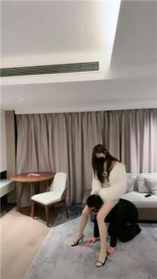 【美美子】白富美S-高跟踩踏/骑脖/踩狗舌/转胯鞭打