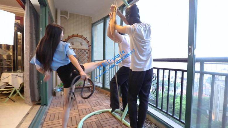 〖H.P.L栖心之栈〗—芷晴女警吊打俩犯人