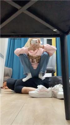 【拉面】超脏运动鞋白袜踩踏气味辱 bf51541